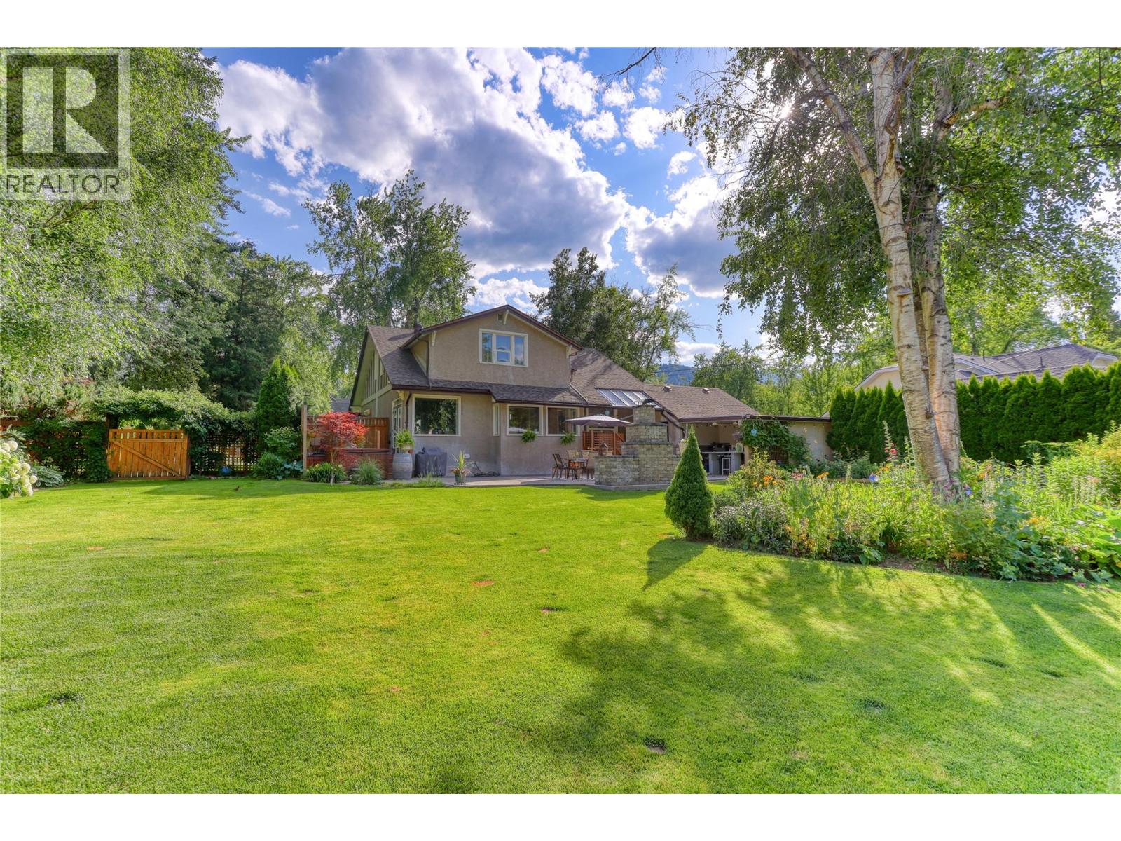 208 Ritchie Avenue, Trail