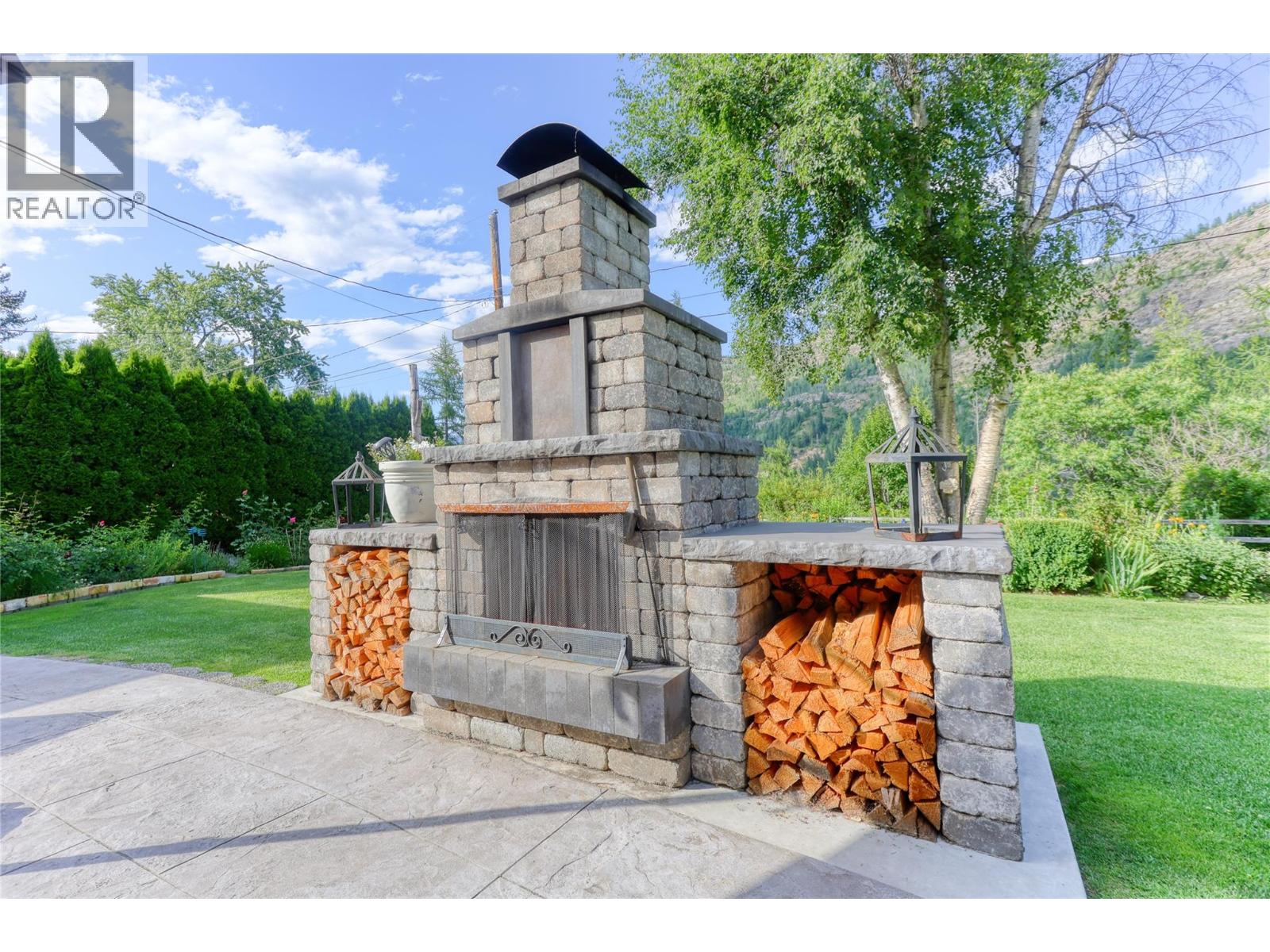 208 Ritchie Avenue, Trail