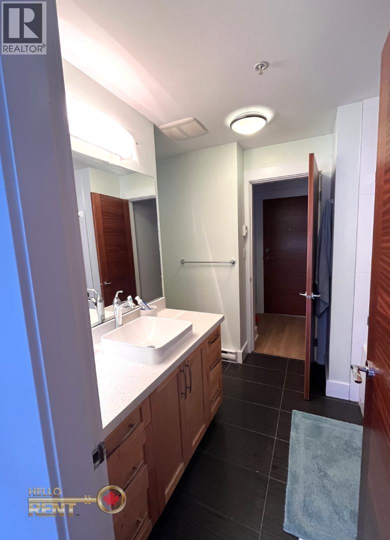 202 2138 OLD DOLLARTON ROAD, North Vancouver