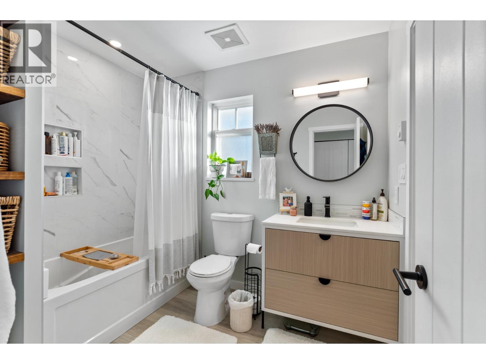 32 1821 WILLOW CRESCENT, Squamish