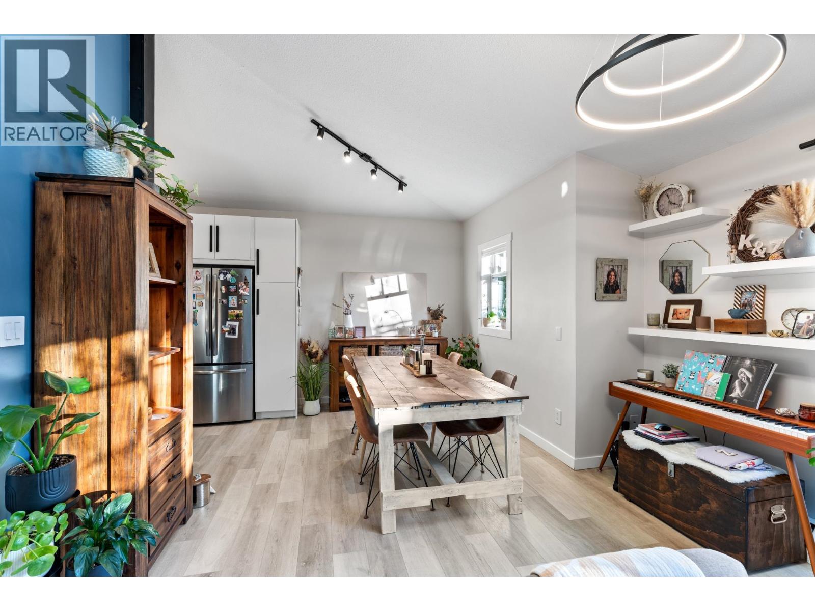 32 1821 WILLOW CRESCENT, Squamish