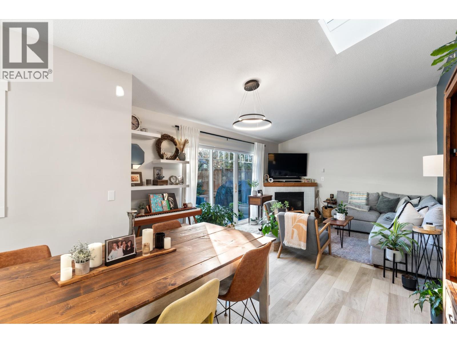 32 1821 WILLOW CRESCENT, Squamish