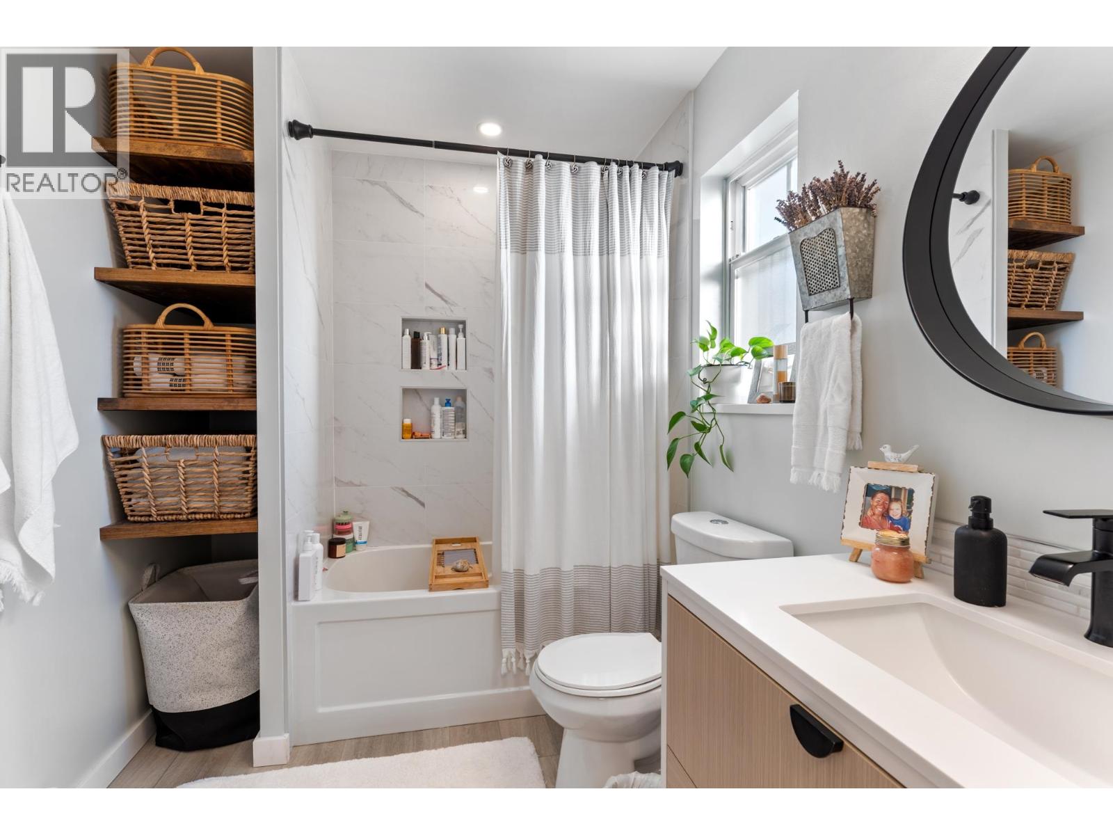 32 1821 WILLOW CRESCENT, Squamish