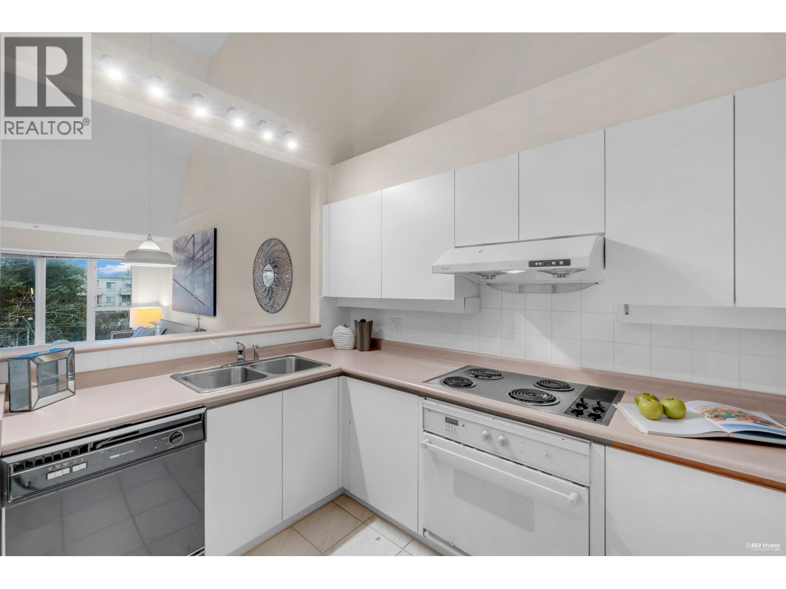 #303-8660 JONES Road, Richmond