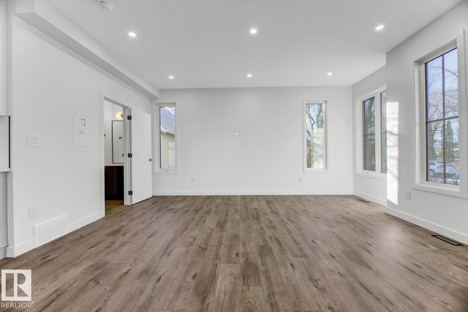 11711 129 ST NW, Edmonton