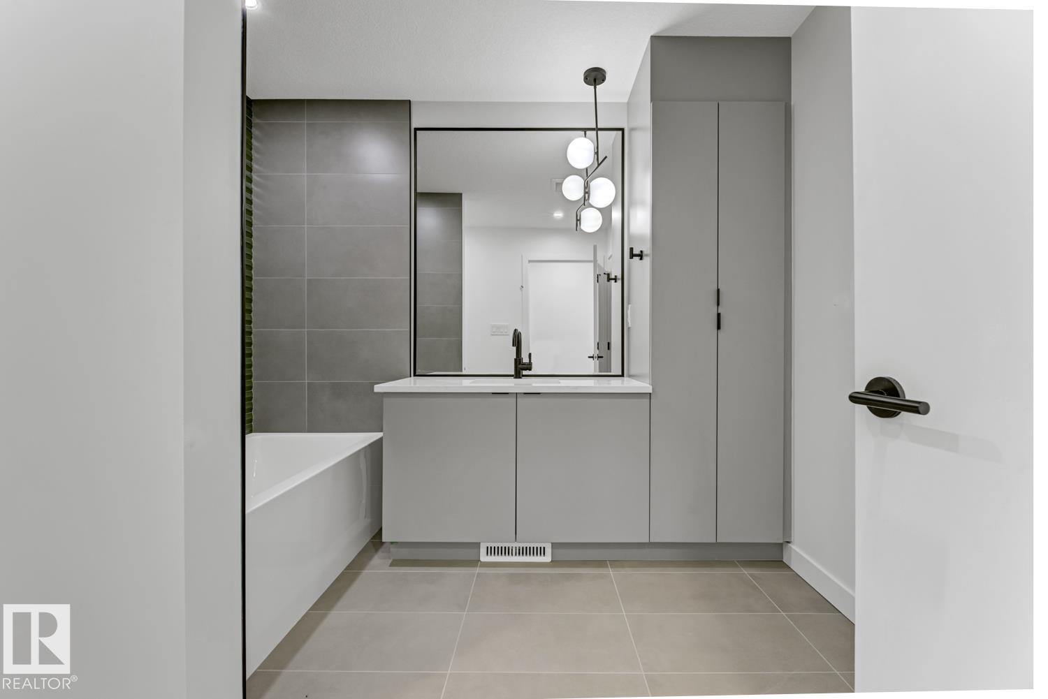 11711 129 ST NW, Edmonton