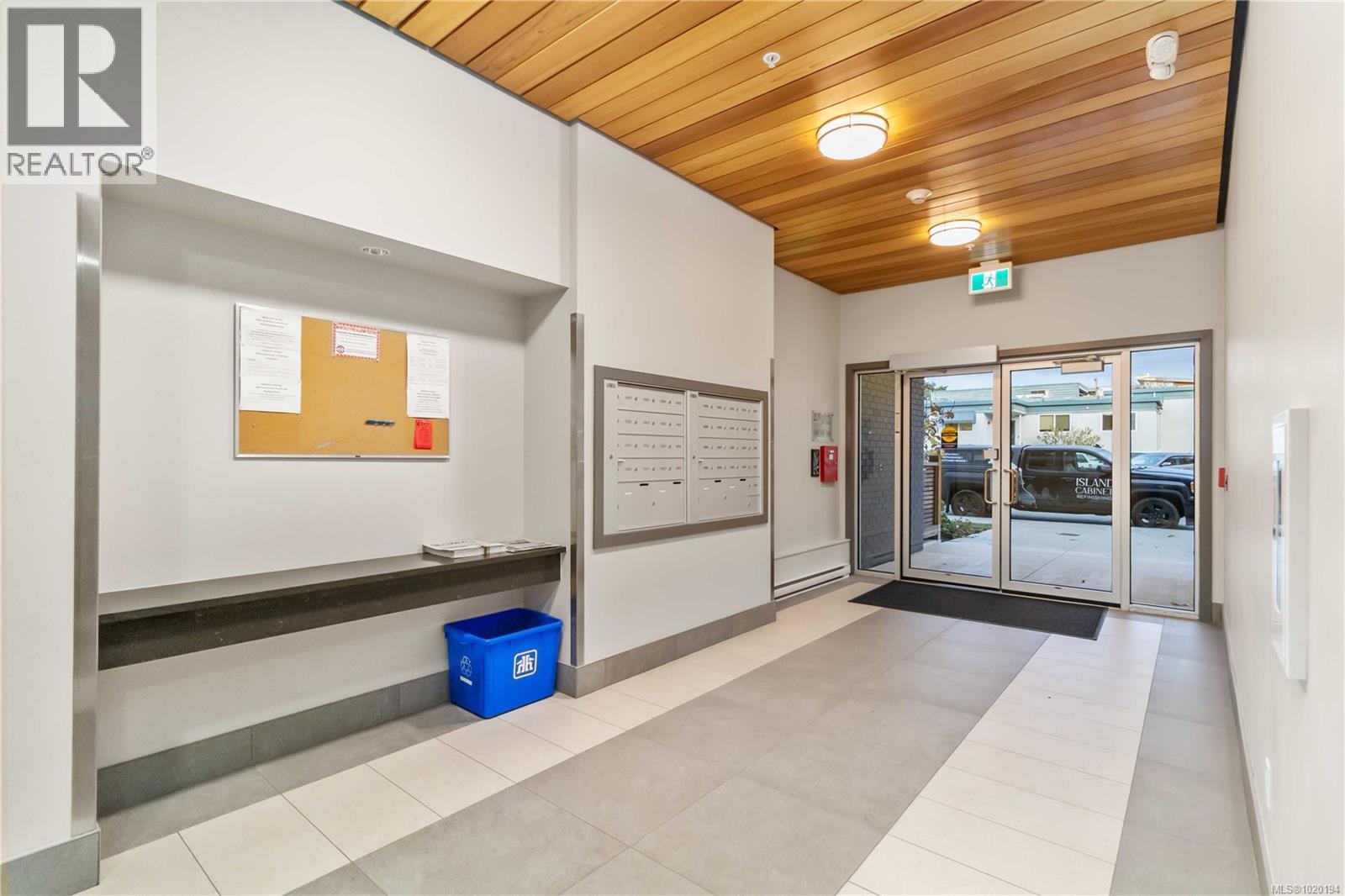 302 9864 Fourth St, Sidney