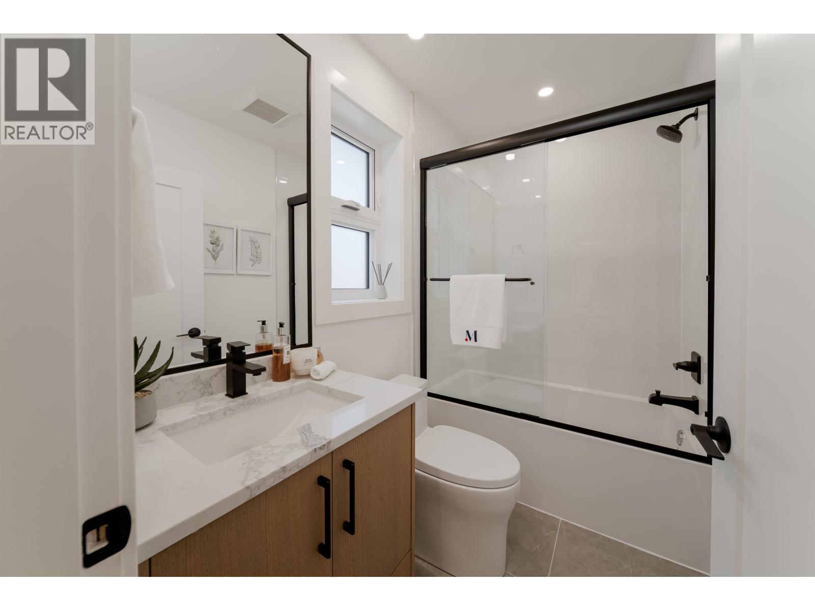 968 W 17TH AVENUE, Vancouver