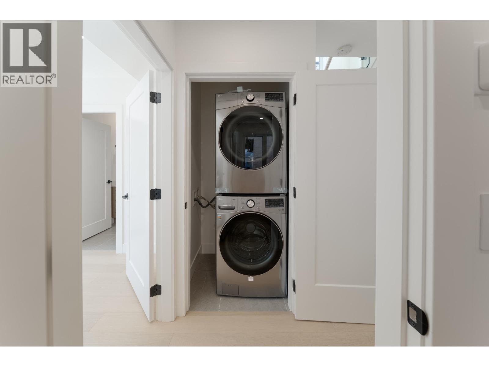 968 W 17TH AVENUE, Vancouver