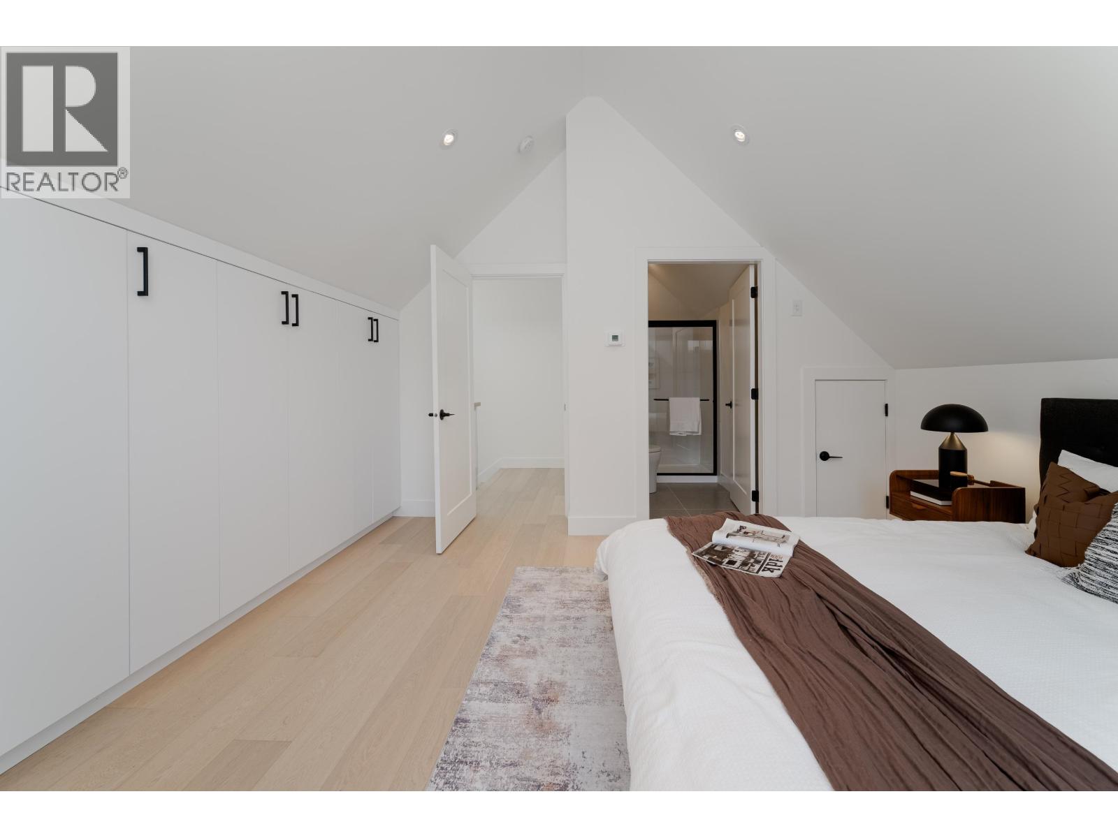 968 W 17TH AVENUE, Vancouver