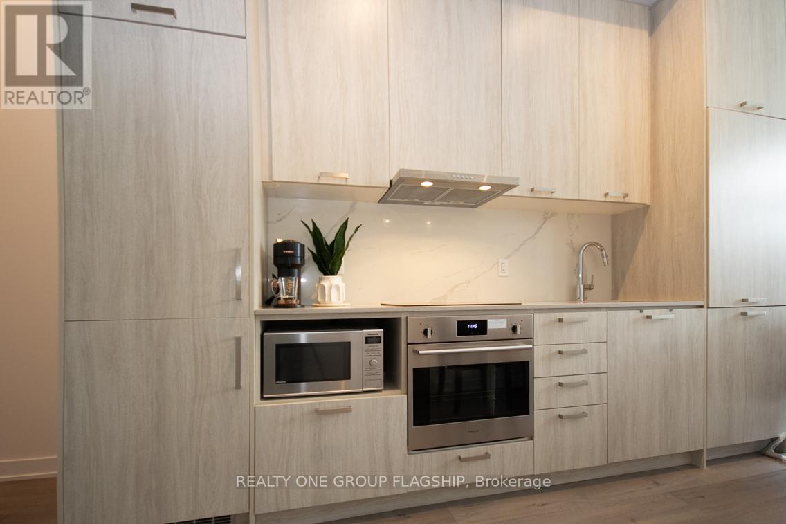 308 - 38 HONEYCRISP CRESCENT - Photo 5 of 18, Vaughan (Vaughan Corporate Centre), Ontario