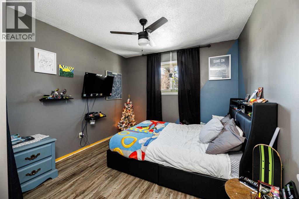 Single Family House Bungalow for Sale in   Avenue Mountview Red Deer 