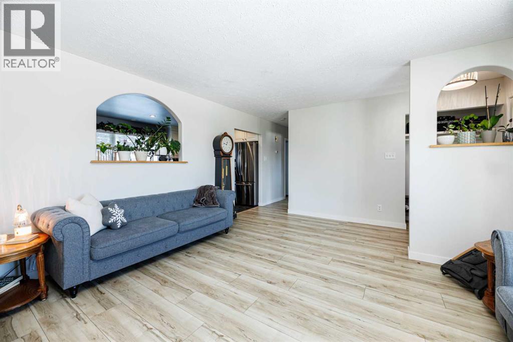 Single Family House Bungalow for Sale in   Avenue Mountview Red Deer 