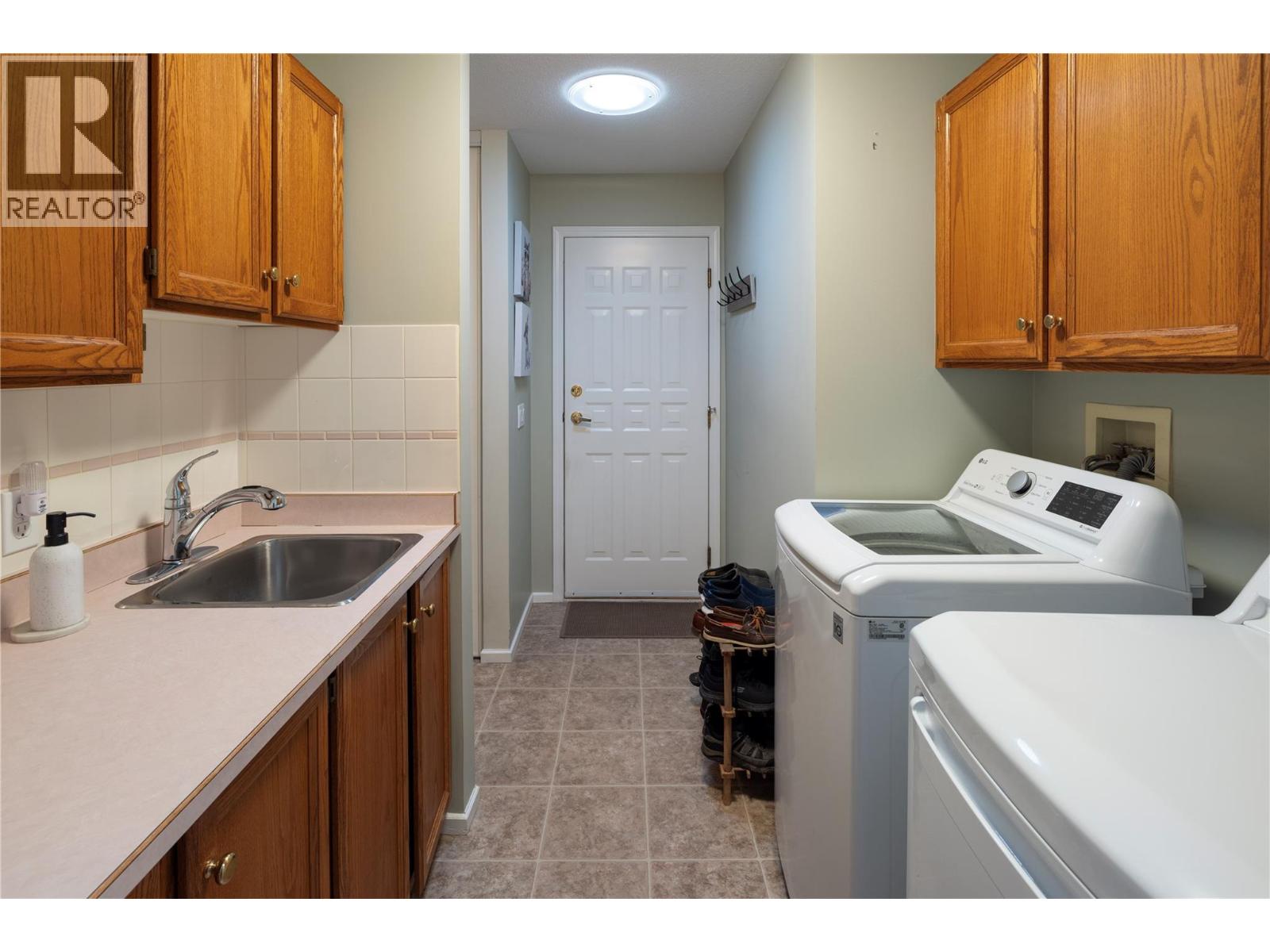 61 595 Yates Road, Kelowna