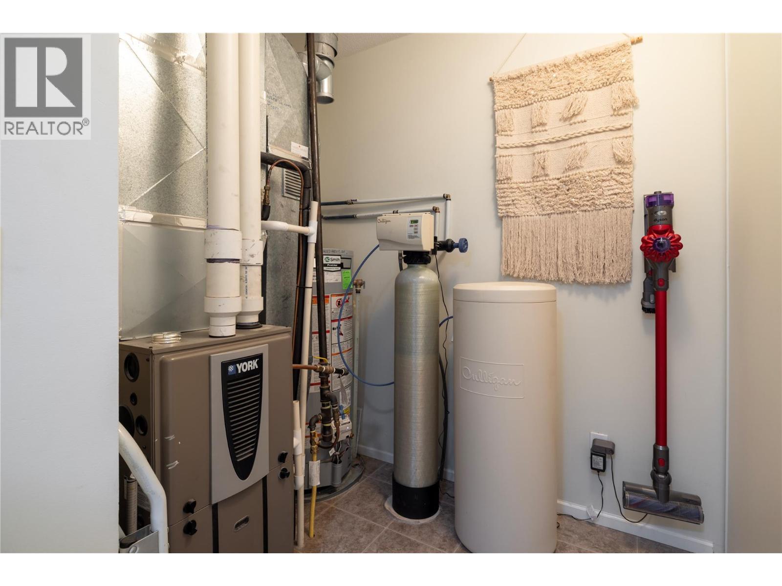 61 595 Yates Road, Kelowna