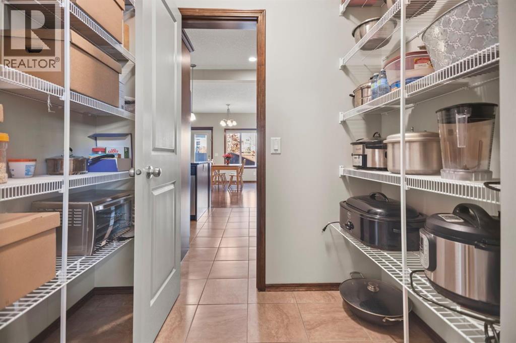 Single Family House for Sale in  Everbrook Way SW Evergreen Calgary 