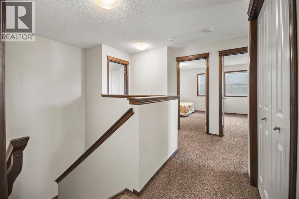 Single Family House for Sale in  Everbrook Way SW Evergreen Calgary 