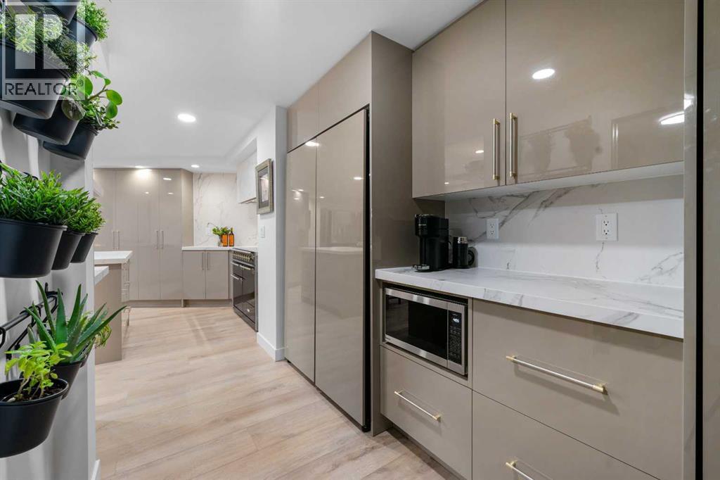 Single Family House for Sale in   Meredith Road NE Crescent Heights Calgary 