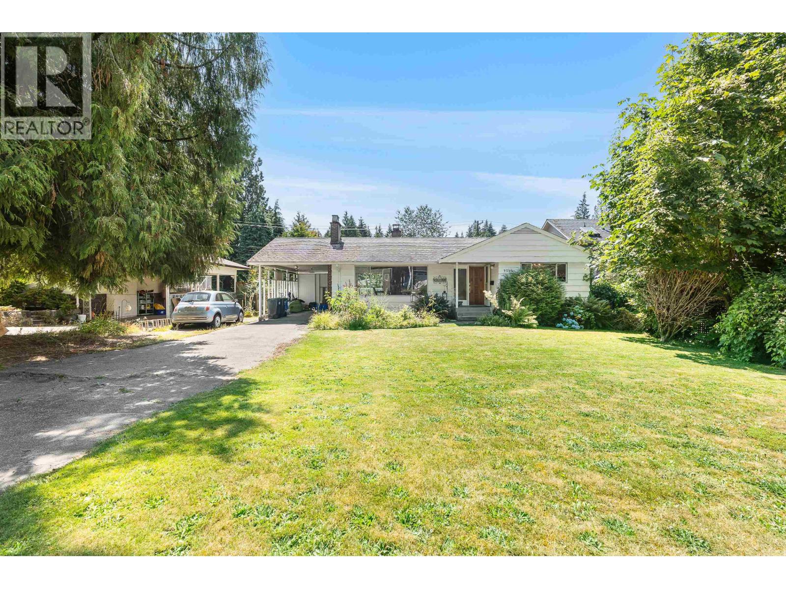 951 CANYON BOULEVARD, North Vancouver