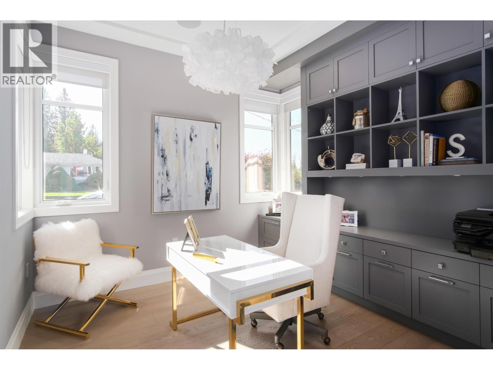 4090 SUNNYCREST DRIVE, North Vancouver