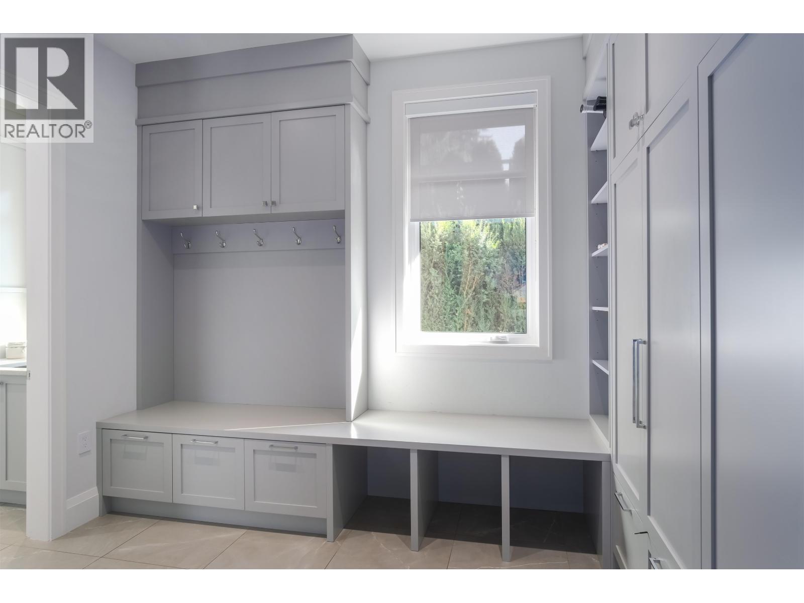 4090 SUNNYCREST DRIVE, North Vancouver