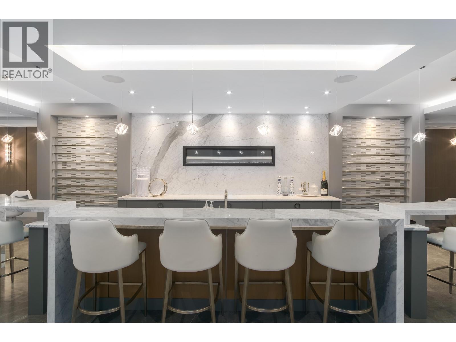 4090 SUNNYCREST DRIVE, North Vancouver