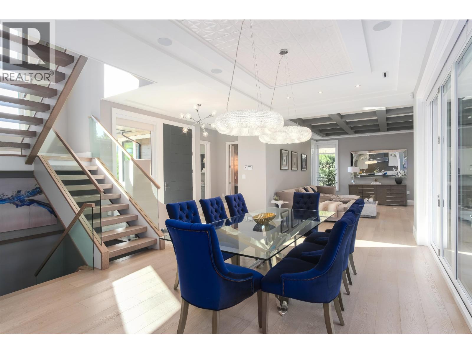 4090 SUNNYCREST DRIVE, North Vancouver