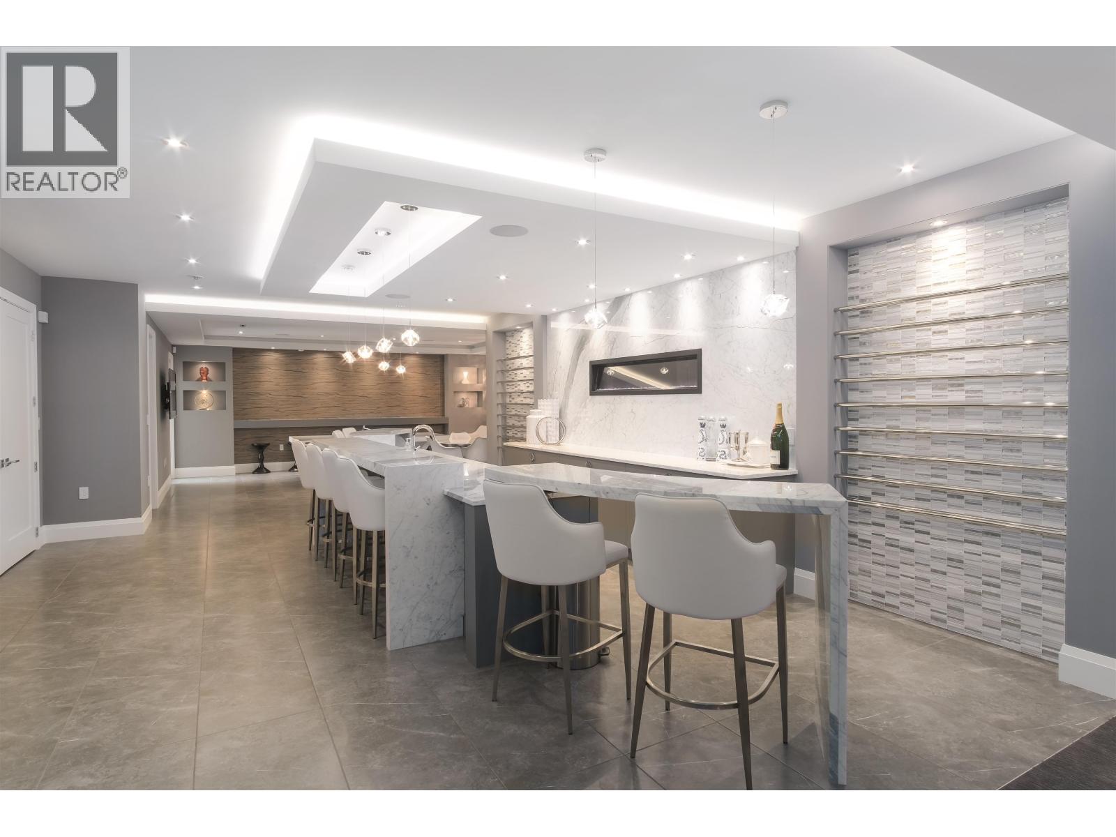 4090 SUNNYCREST DRIVE, North Vancouver