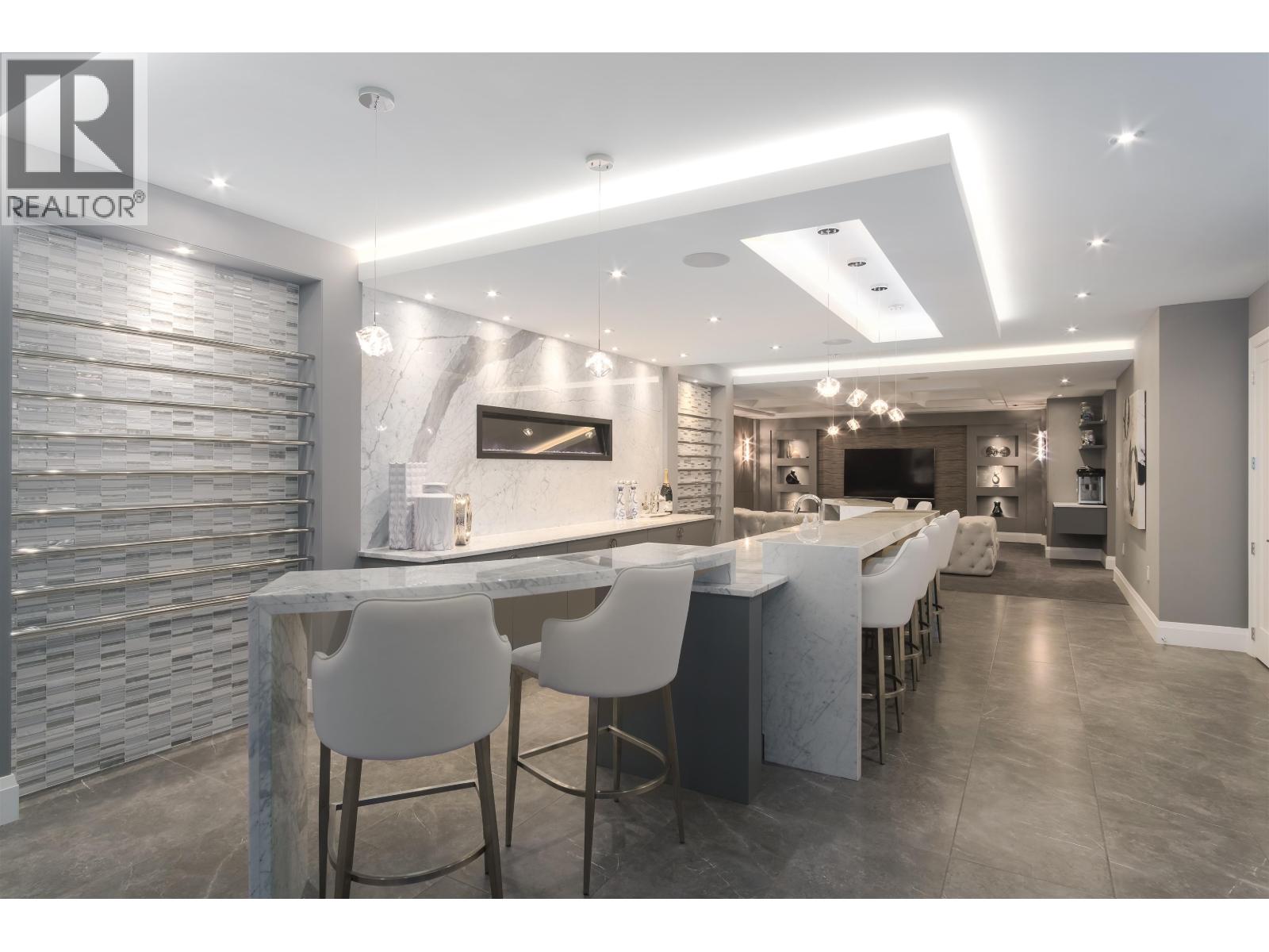 4090 SUNNYCREST DRIVE, North Vancouver