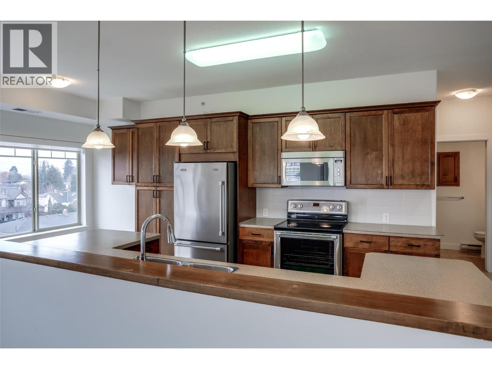 412 1007 Harvey Avenue, Kelowna