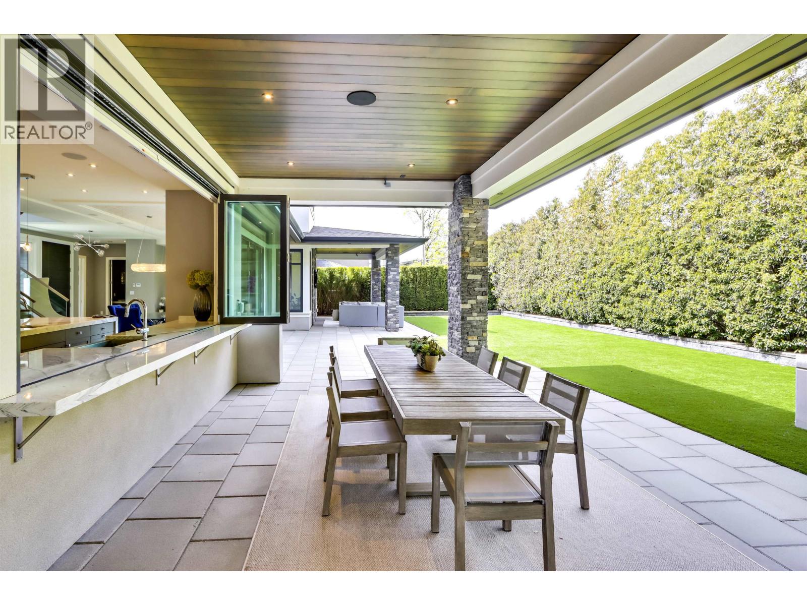 4090 SUNNYCREST DRIVE, North Vancouver