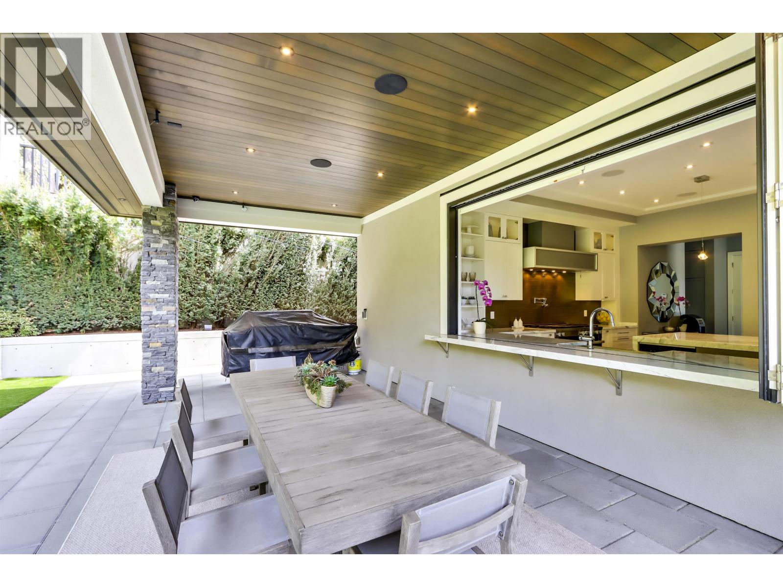 4090 SUNNYCREST DRIVE, North Vancouver