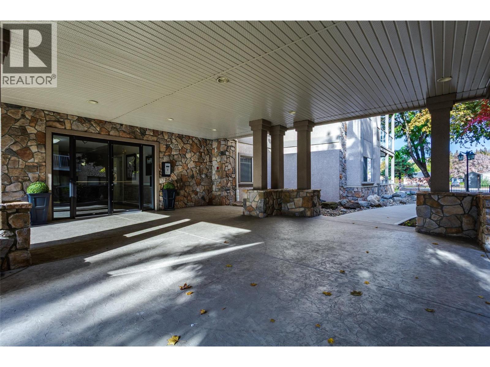 412 1007 Harvey Avenue, Kelowna