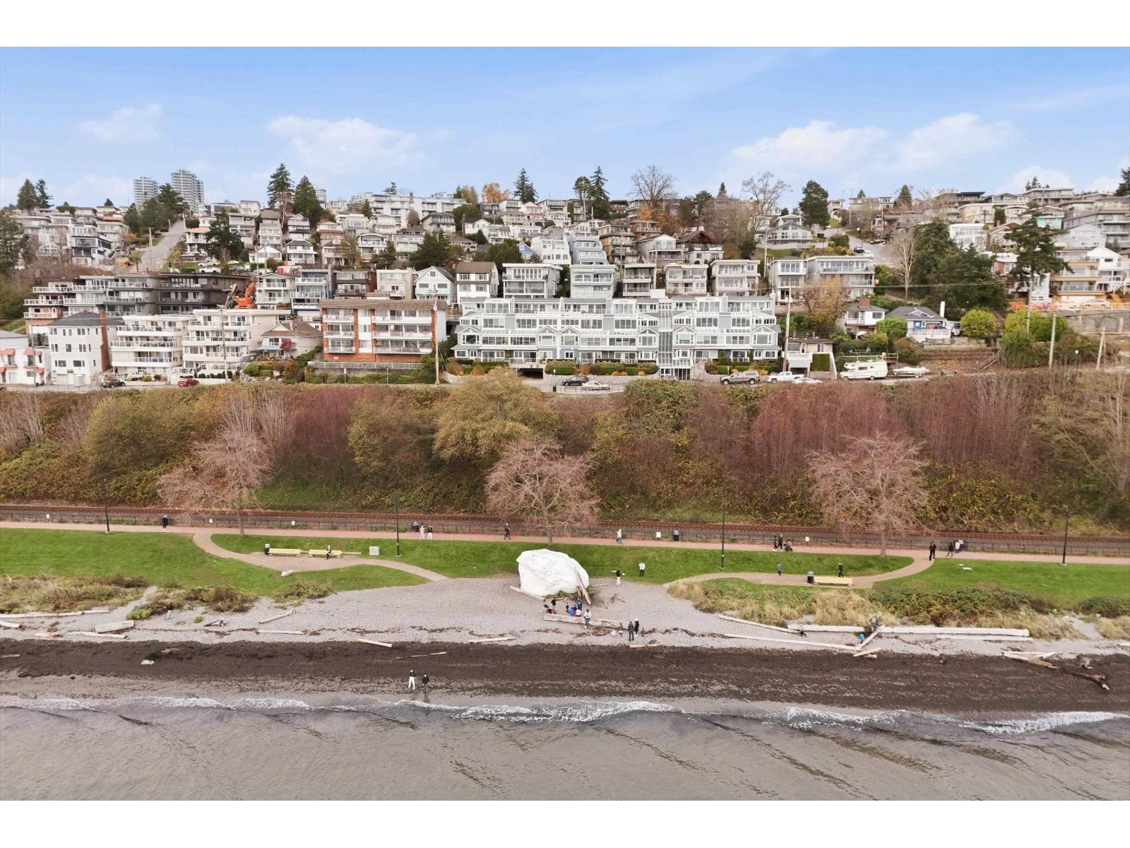 104 15290 THRIFT AVENUE, White Rock