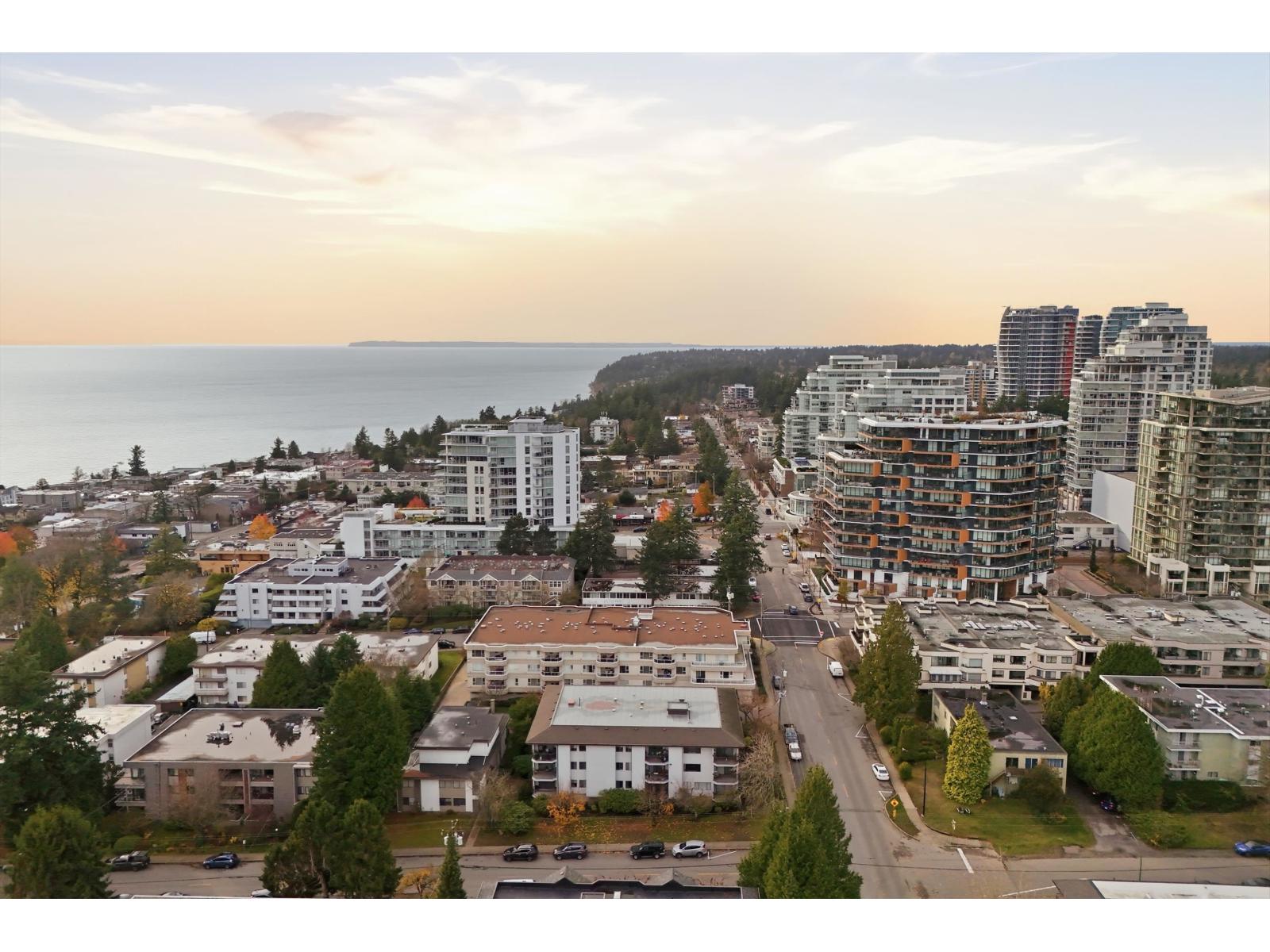 104 15290 THRIFT AVENUE, White Rock