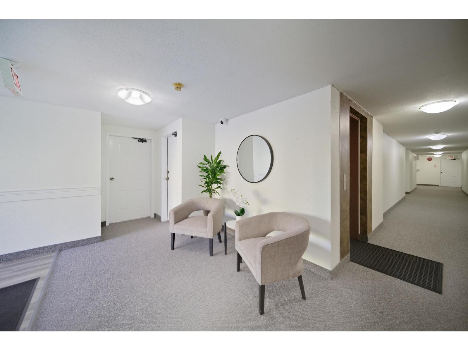 104 15290 THRIFT AVENUE, White Rock