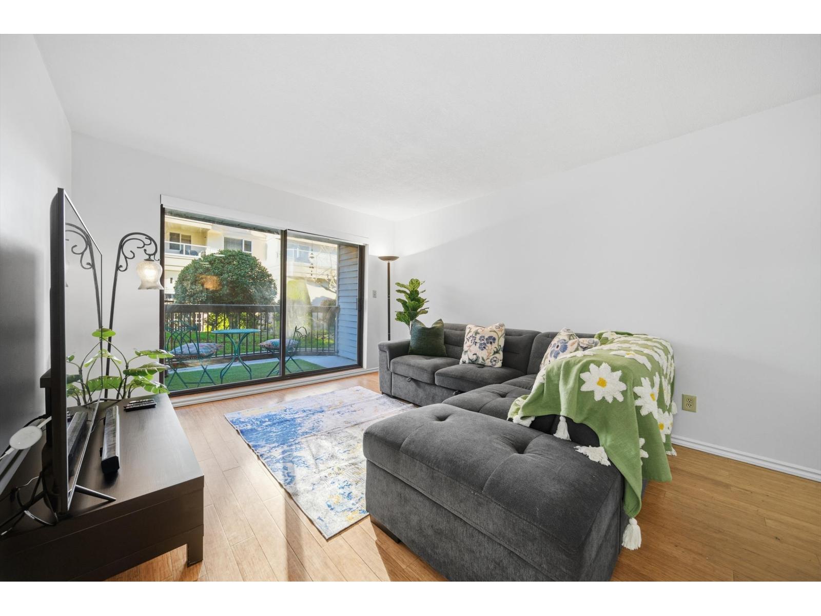 104 15290 THRIFT AVENUE, White Rock