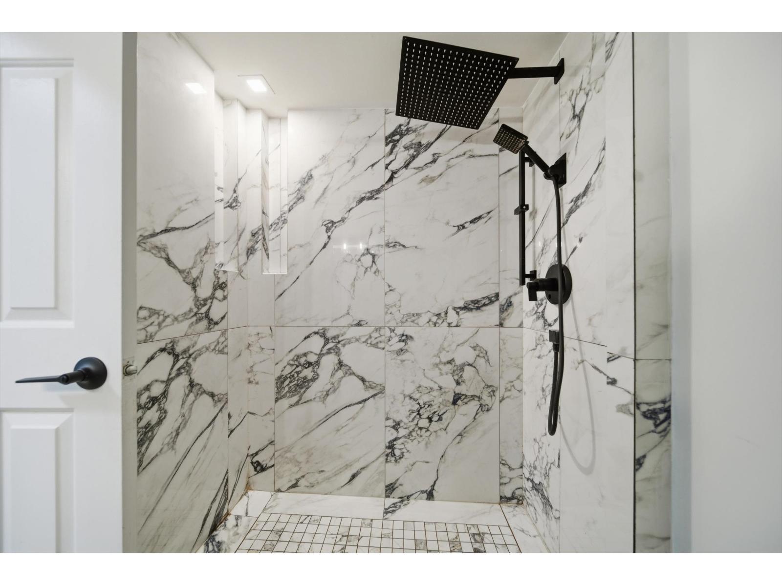 104 15290 THRIFT AVENUE, White Rock