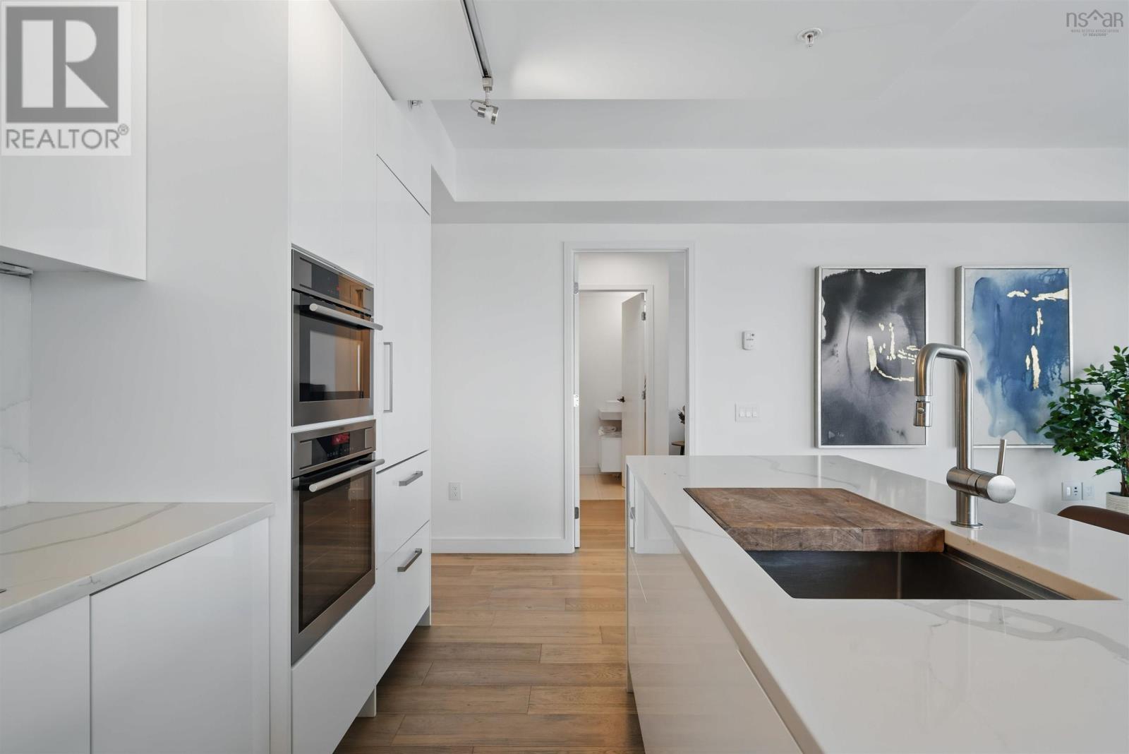 Property 19 of 42 of 910 1650 Granville Street