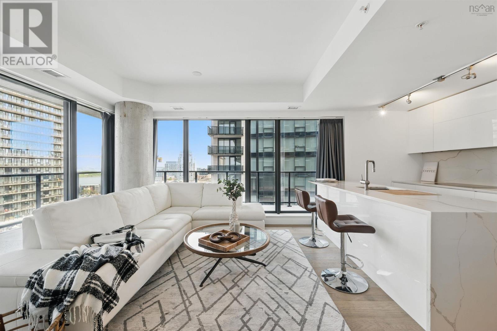 Property 21 of 42 of 910 1650 Granville Street