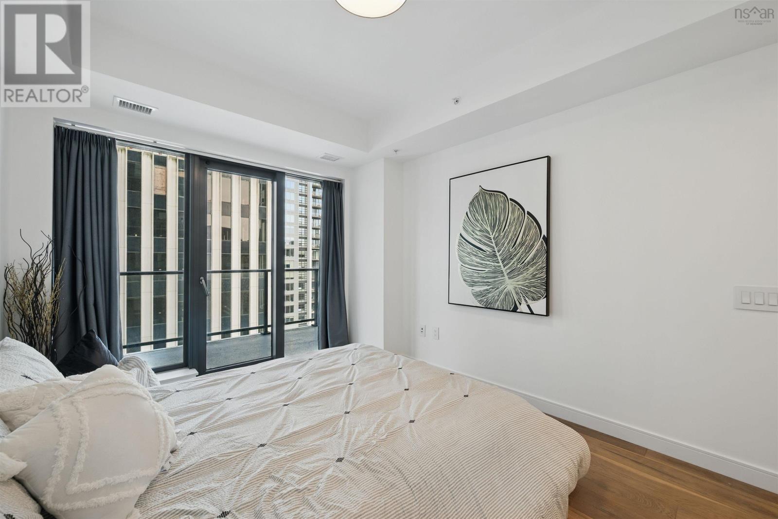 Property 29 of 42 of 910 1650 Granville Street