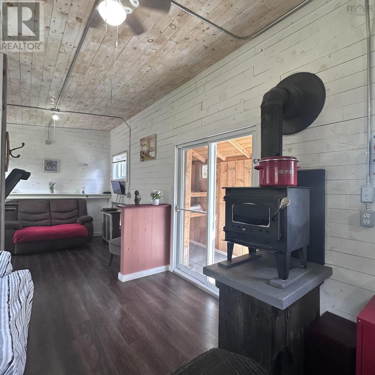 Property 13 of 32 of 8630 Highway 331