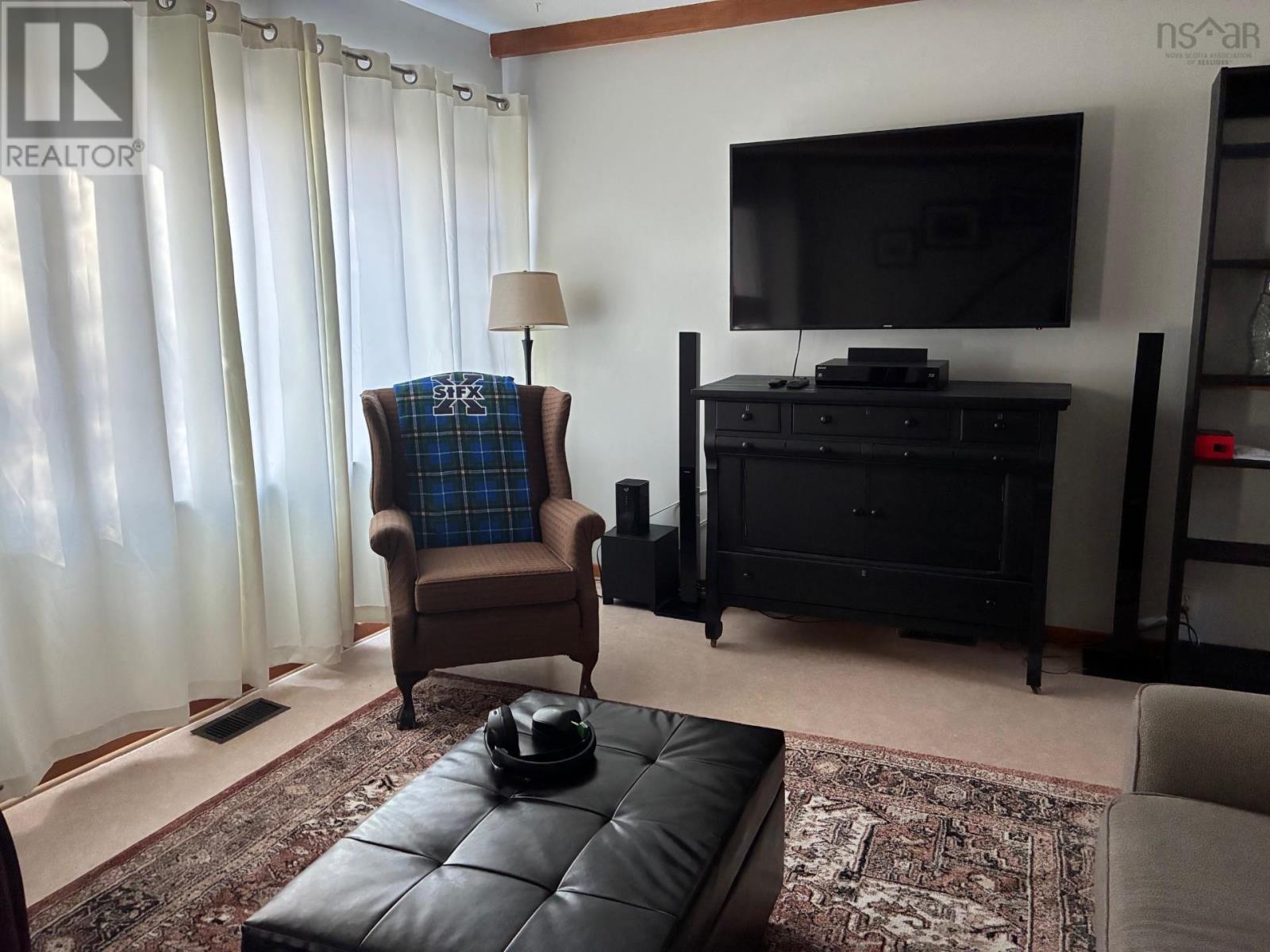 Property 16 of 18 of 115 Queen