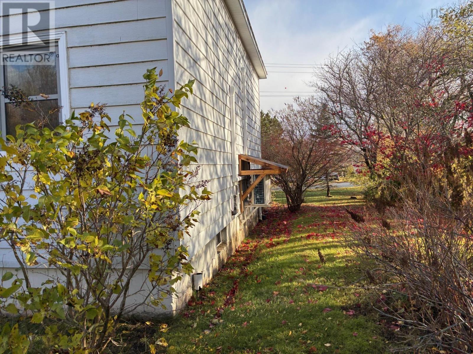 Property 9 of 18 of 115 Queen