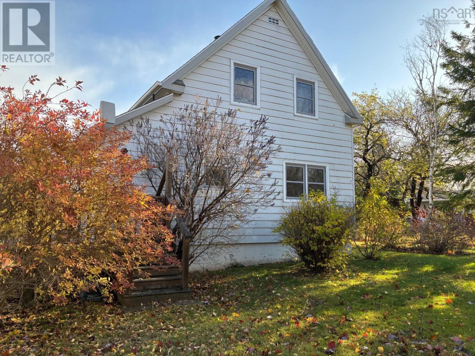 Property 7 of 18 of 115 Queen