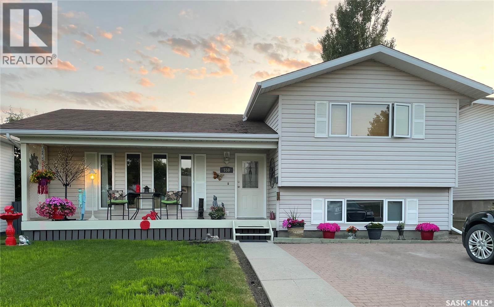 Single Family House for Sale in  th AVENUE NW Swift Current 