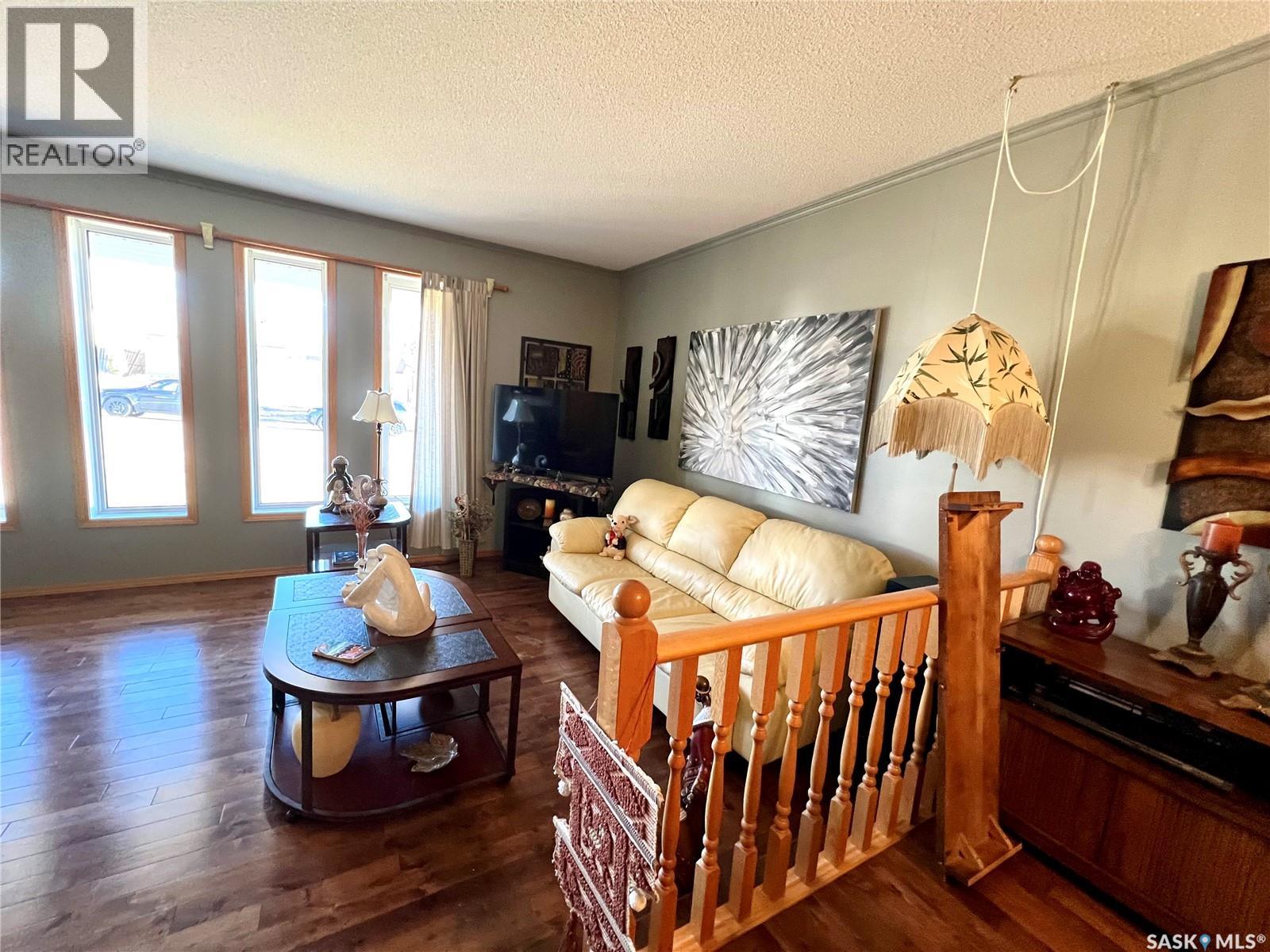 Single Family House for Sale in  th AVENUE NW Swift Current 