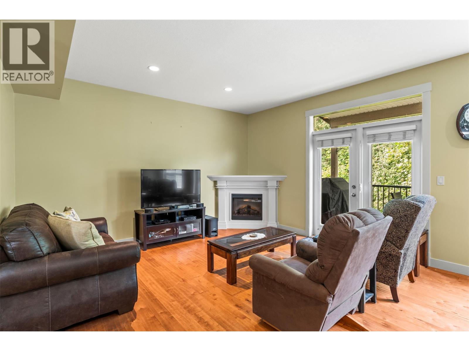 3780 Schubert Road Unit# 217, Armstrong