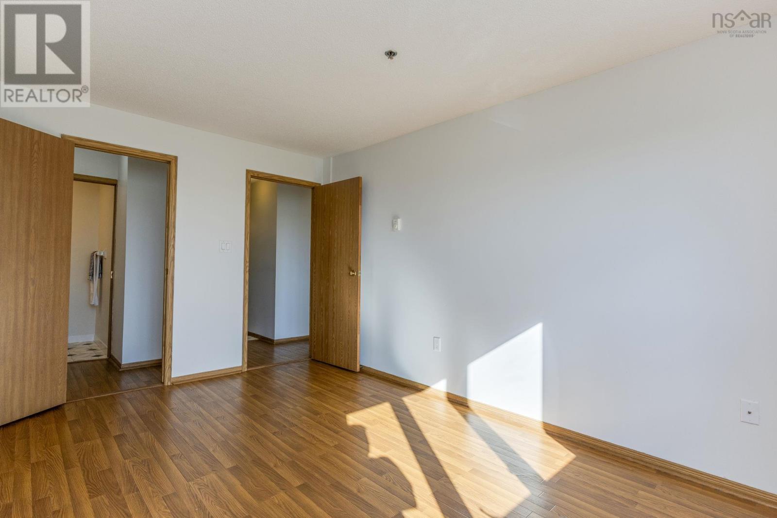 Property 11 of 30 of 219 3700 John Parr