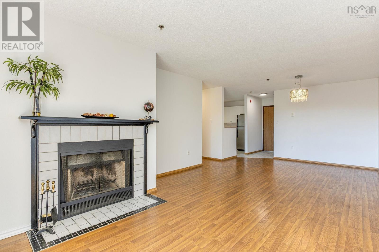 Property 2 of 30 of 219 3700 John Parr